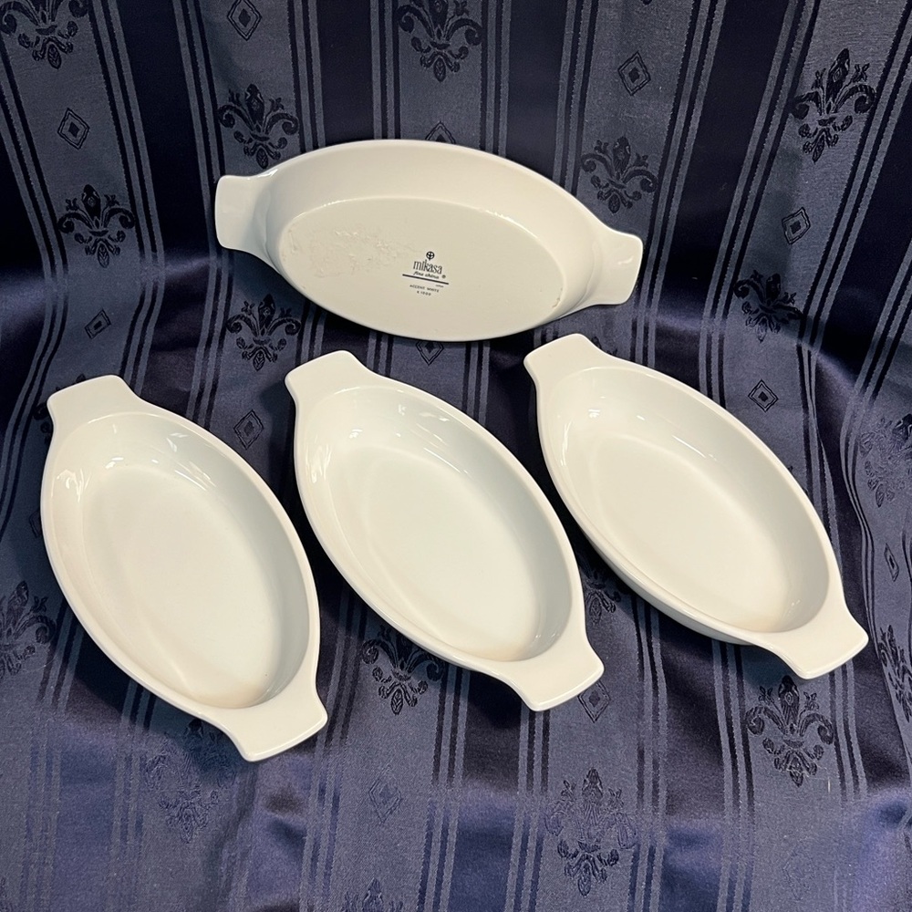 Set of Four (4) MIKASA Indiv White Oval Au Gratin baking/serving dishes